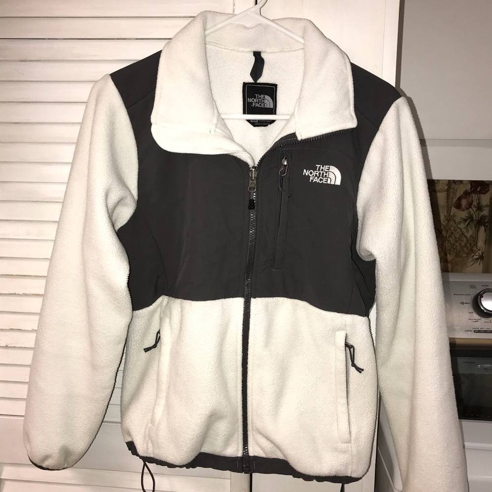 NORTH FACE white and gray two toned denali jacket